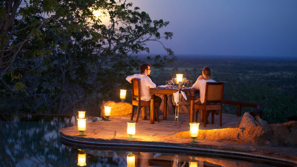 1-Elewana-Elsas-Kopje-poolside-dining